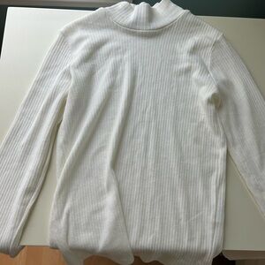 Brandy Melville, Turtle neck, worn once, color white